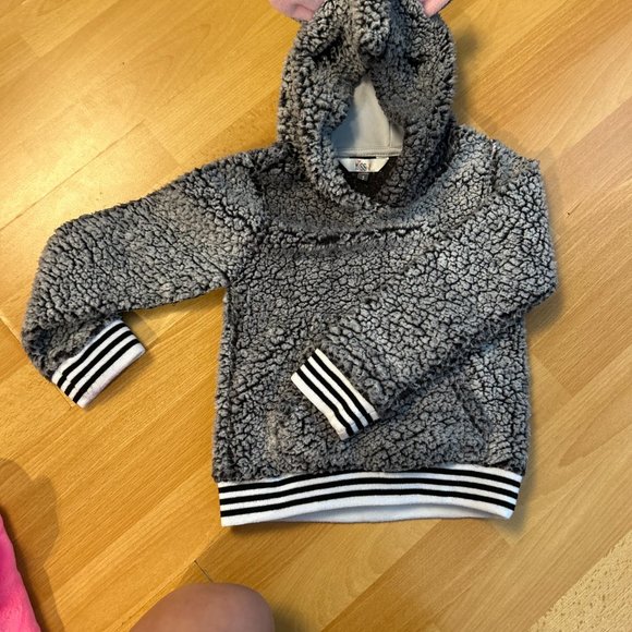 sweaters size 5 girls - Picture 4 of 5